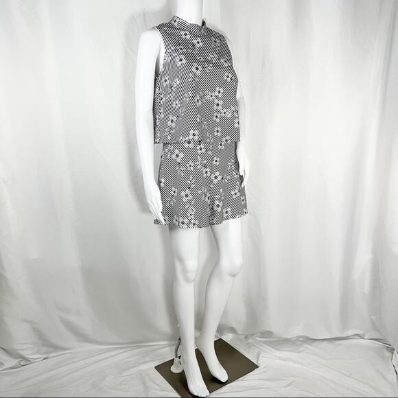 After Market White Black Stripe &Daisy Print Sleeveless High Neck Romper SzS NWT - Picture 8 of 16